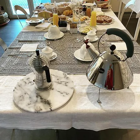 Silvia Elegant House - Design Moderno, Accoglienza Esclusiva Bed & Breakfast