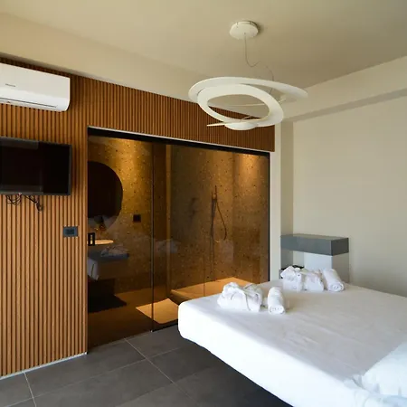 Nocleg ze śniadaniem Esse Elegant House B&b-boutique Wellness Vicino Al Gran Sasso D Italia