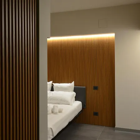 Nocleg ze śniadaniem Esse Elegant House B&b-boutique Wellness Vicino Al Gran Sasso D Italia LʼAquila