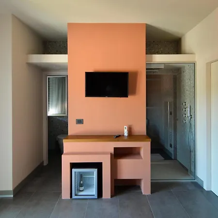 Nocleg ze śniadaniem Esse Elegant House B&b-boutique Wellness Vicino Al Gran Sasso D Italia LʼAquila