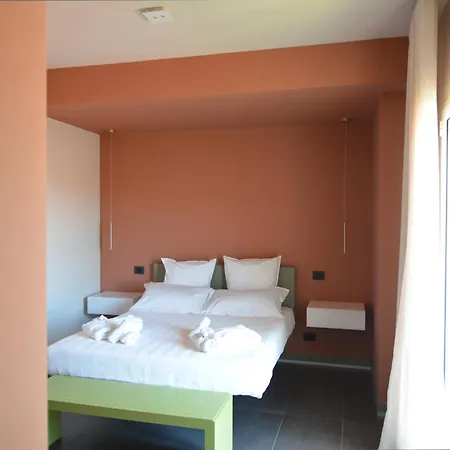 Nocleg ze śniadaniem Esse Elegant House B&b-boutique Wellness Vicino Al Gran Sasso D Italia