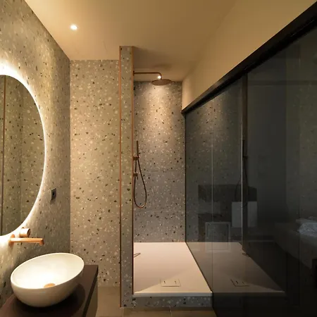 Nocleg ze śniadaniem Esse Elegant House B&b-boutique Wellness Vicino Al Gran Sasso D Italia LʼAquila