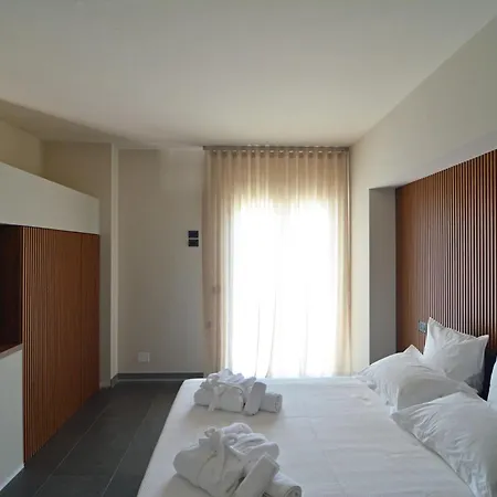 Esse Elegant House B&b-boutique Wellness Vicino Al Gran Sasso D Italia Couette-café