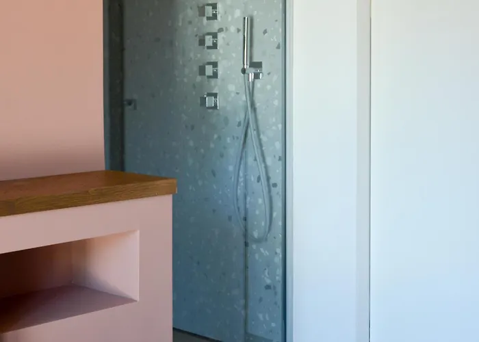 Esse Elegant House B&b-boutique Wellness Vicino Al Gran Sasso D Italia Bed & Breakfast 3*