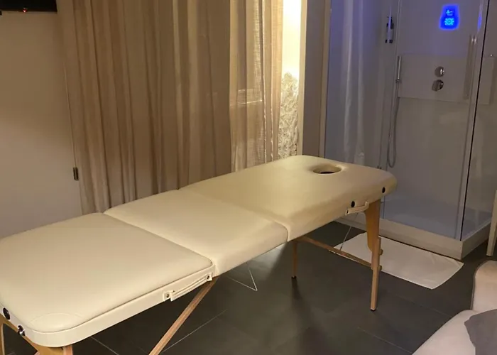 Esse Elegant House B&b-boutique Wellness Vicino Al Gran Sasso D Italia Couette-café LʼAquila